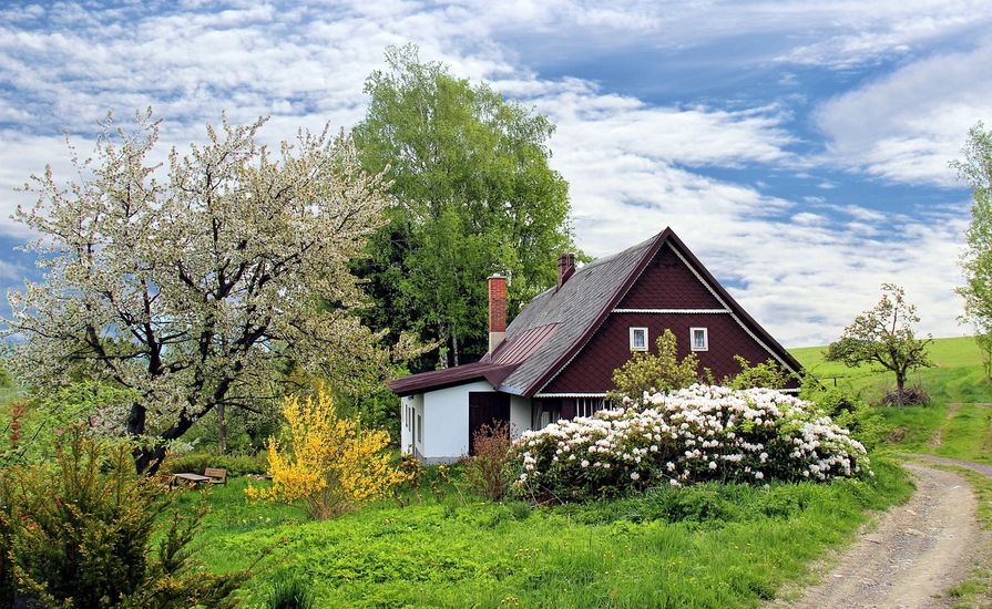 Haus mit natürlichen Garten